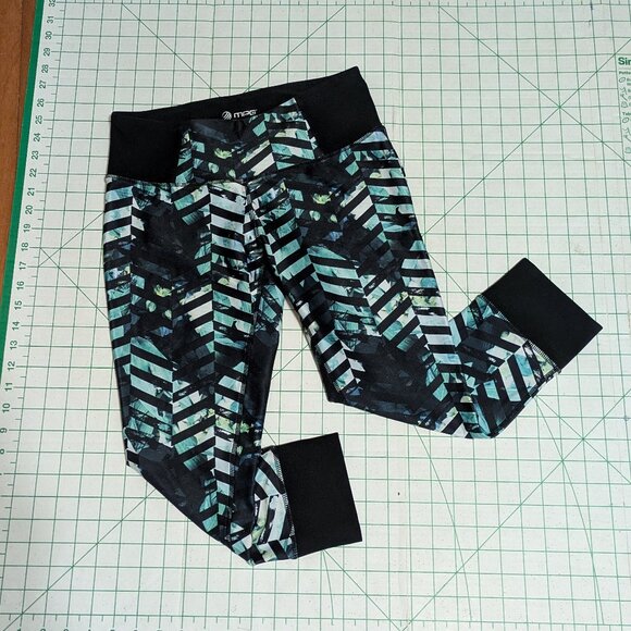 4/$20 MPG Capri Leggings Chevron Stripes WS - Picture 1 of 7